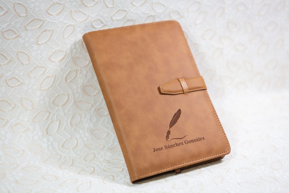 Libreta Diario personal de cuero marrón personalizada con Grabado