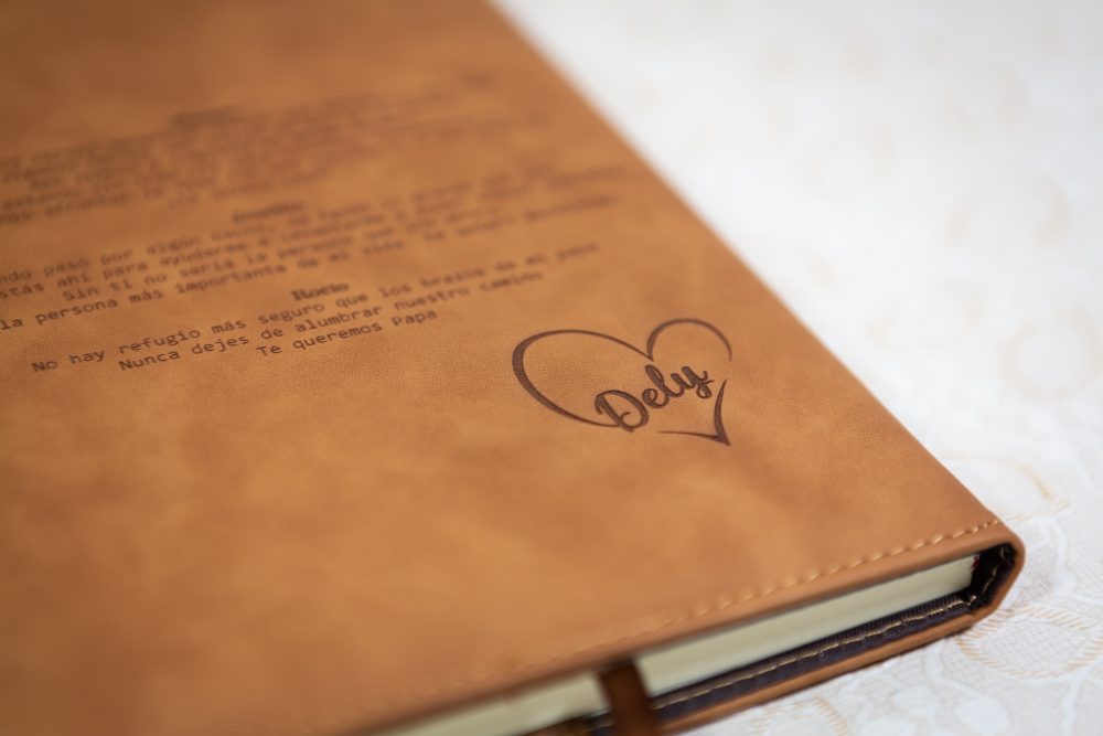 Libreta Diario personal de cuero marrón personalizada con Grabado