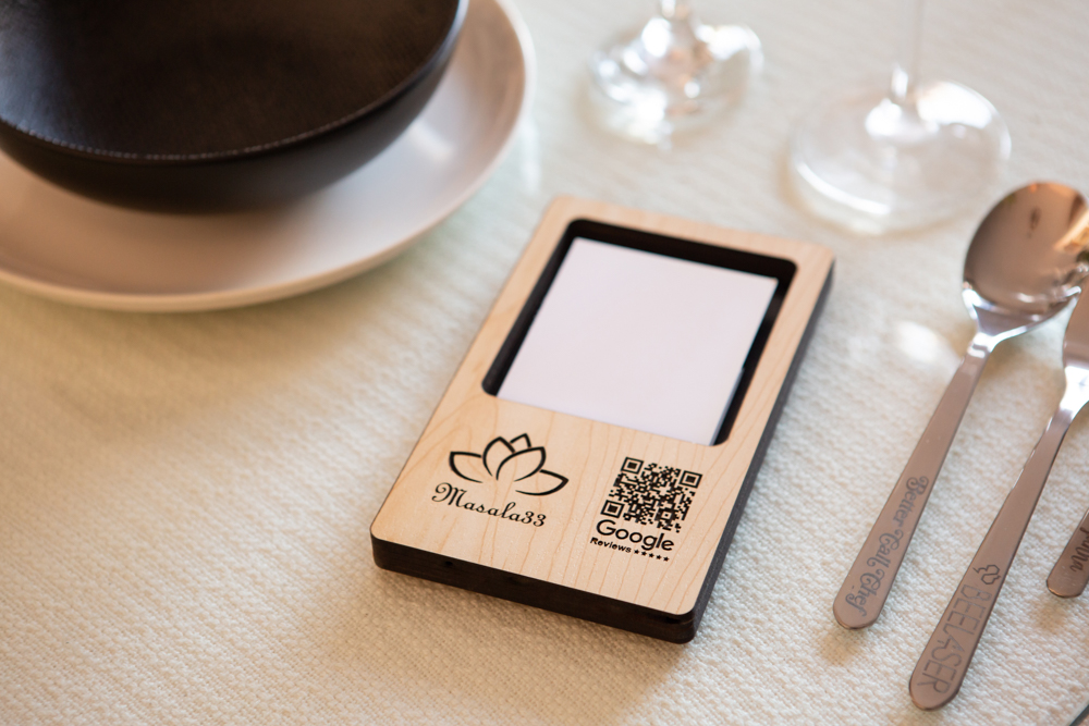 PortaCuentas de madera Box personalizado con logo para restaurantes