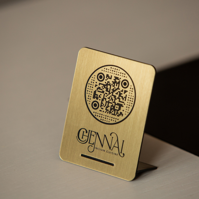 Código QR dorad oro de lujo para carteles de cartas para restaurantes coctelerías y hoteles personalizado