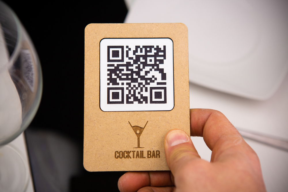 Expositor QR Card Pro para Carta digital restaurantes y hoteles