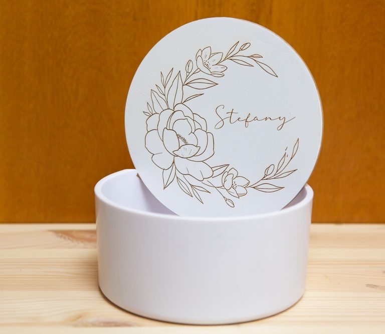 Joyer personalizado con grabado de nombre o diseño a medida, regalo original para amigas Barcelona