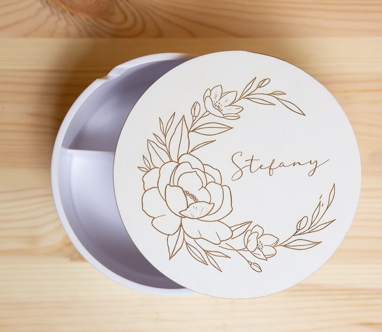 Joyer personalizado con grabado de nombre o diseño a medida, regalo original para amigas Barcelona