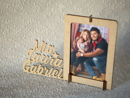 Marco de fotos personalizado nombres Familia en Madera 15x10cm