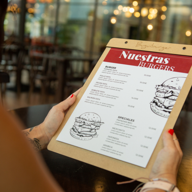 Porta cartas A4 de madera personalizado con grabado laser de tu logo