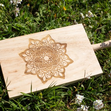 Tabla de madera corte y decoración – Mandalas espirituales